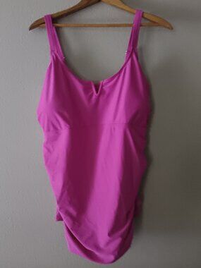Women's pink swim top size 3XL